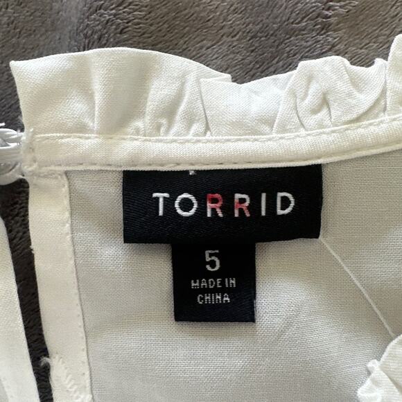 TORRID 5 Womens Blouse Challis White Embrodered Stars Ruffle Trim Boho Summer 5X - Picture 10 of 11